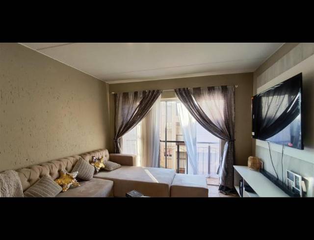 2 BEDROOM APARTMENT FOR SALE IN KLIPPOORTJIE